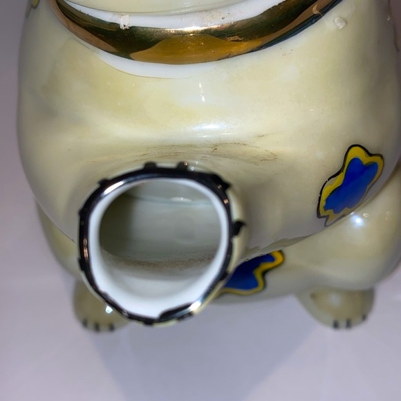 “This Kitty Needs A Home”Gold Castle Kitten Handpainted Porcelain Teapot - Picture 9 of 12